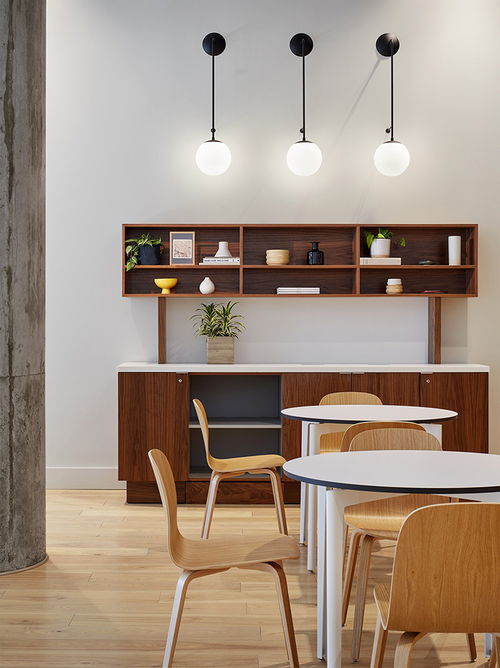 现代北欧风与工业元素的融合 明尼阿波利斯The Nordic办公大楼一楼公共大厅设计欣赏